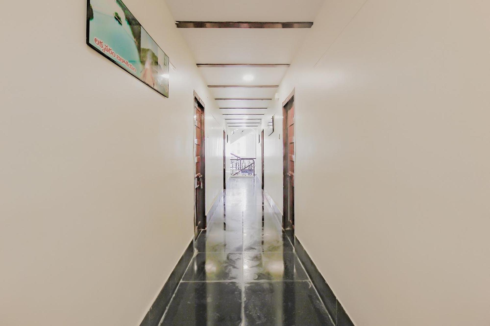 Spot On Hotel Grand Inn Warangal Zewnętrze zdjęcie